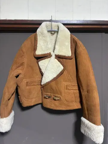 LIPSTAR 숏 리얼 무스탕 자켓 used 새상품급