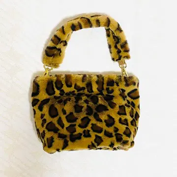미사용 새상품 레오파드 무늬 레오파드 퍼 백