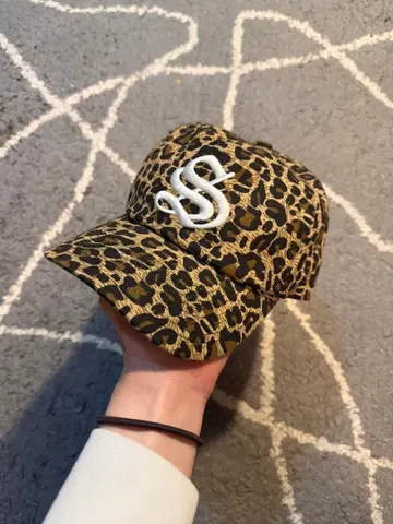 SANDAYS 레오파드 무늬 캡