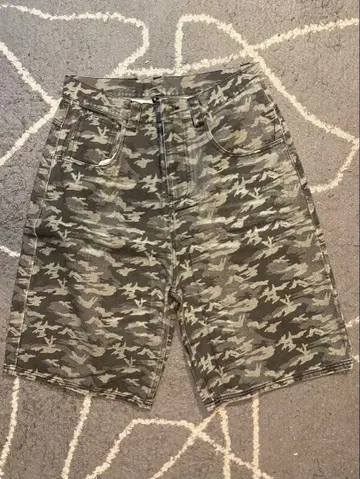 BELVET 카모 패턴 숏팬츠