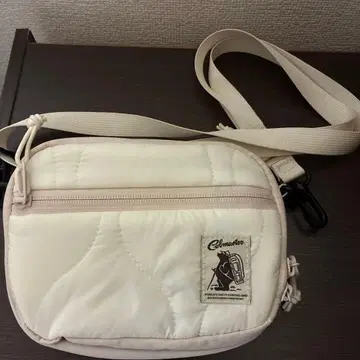 코부 마스터 퀼팅 미니 숄더백 아이보리