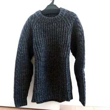 울 100% 크루넥 스웨터