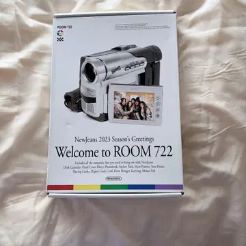 NewJeans 2023 Season's Greetings ROOM722