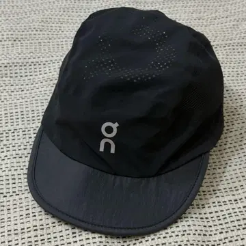 on Ultra Cap 블랙 One Size