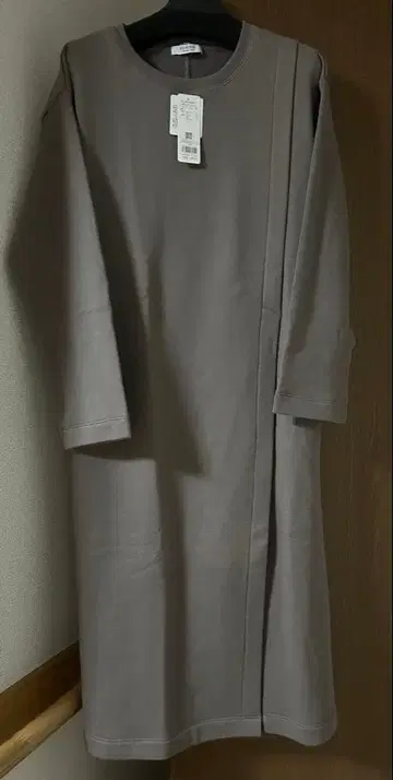 택 포함 새상품 ROSE BUD 맨투맨 원피스