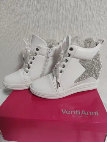 [새상품] Ventanni 화이트 흰색 스타 하이컷 스니커즈 별