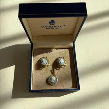 [오늘 삭제] 웨지우드 귀걸이 펜던트 탑