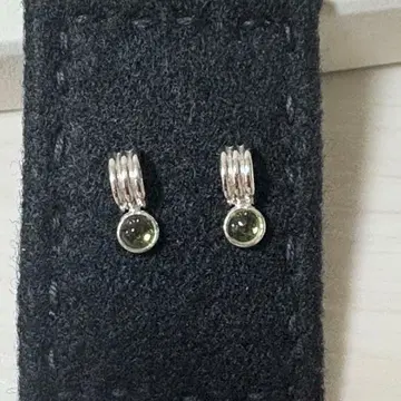 K14 WG 귀걸이 그린 컬러 스톤