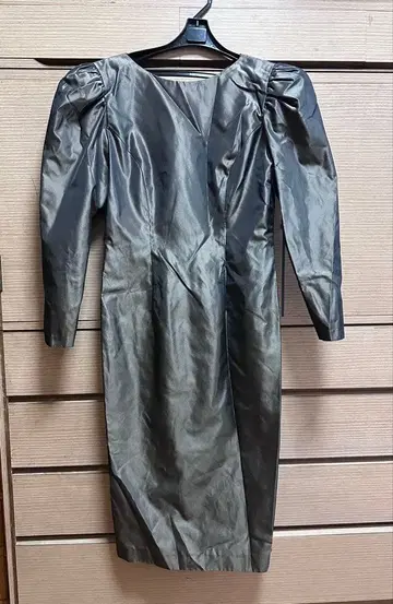 다크 그레이 퍼프 슬리브 원피스