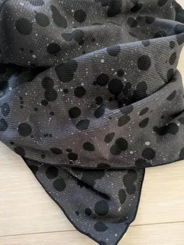 montage 몽타주 넥워머 스플래터 패턴 도트 스트릿