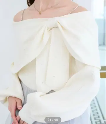 MAJESTIC LEGON 비쥬 리본 오프숄더 니트 아이보리