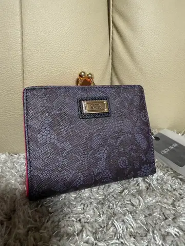 보라색 꽃무늬 이단 접이식 지갑