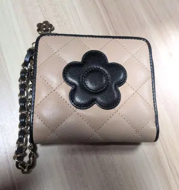 MARY QUANT 스퀘어 퀼트 지갑 접이식 지갑