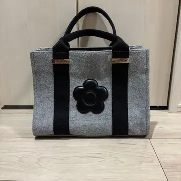 MARY QUANT 플라워 모티브 핸드백 그레이
