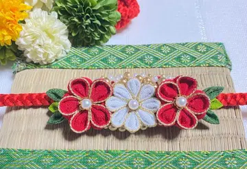 츠마미자이쿠 오비 장식 빨간색과 화이트