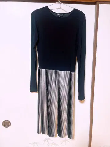 에네스베 플리츠 원피스