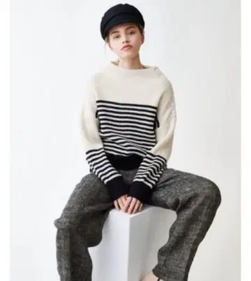 투모로우랜드 마린 니트