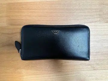 엠포리오 아르마니 장지갑 라운드 지퍼 블랙