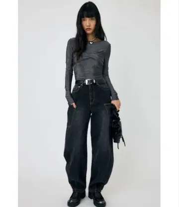 MOUSSY NARROWED HEM COCOON STRAIGHT 블랙