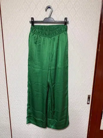 그린 새틴 와이드 팬츠