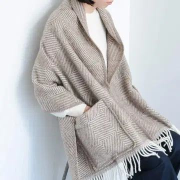 LAPUAN KANKURIT 포켓 부착 숄 MARIA