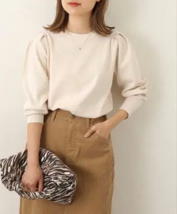 워셔블 퍼프 슬리브 풀오버 아이보리