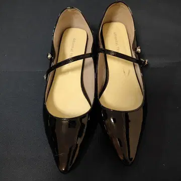 에나멜 블랙 스틸레토 플랫슈즈