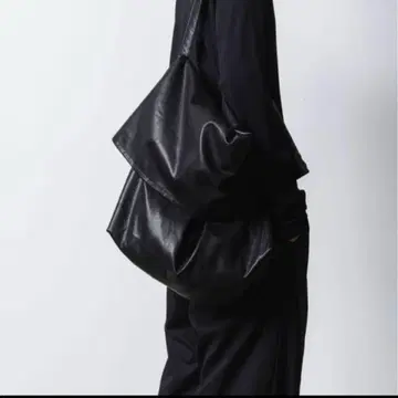 새상품 ATTCHMENT 어태치먼트 숄더백