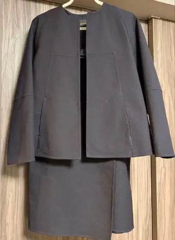 투모로우랜드 네이비 스커트 셋업 사이즈 36