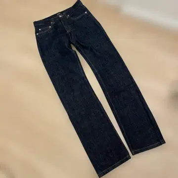 A.P.C. 다크 블루 스트레이트 데님