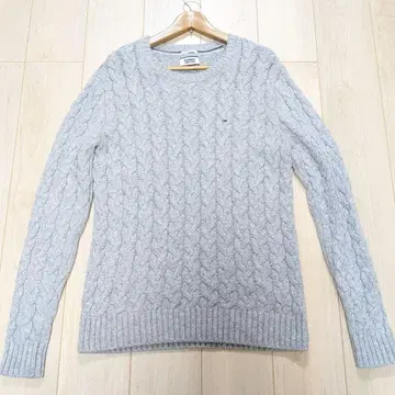 새상품급 TOMMY JEANS 타미힐피거 니트 M 사이즈