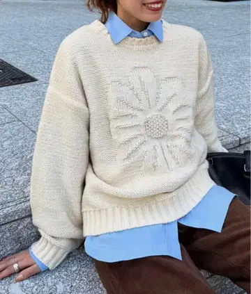 CPCM 동일 컬러 꽃 무늬 자카드 니트 M 사이즈