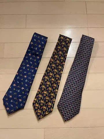 Salvatore Ferragamo 넥타이 3개 세트