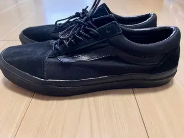 VANS OFF THE WALL 블랙 스니커즈