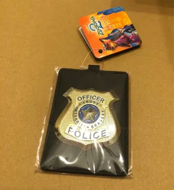 주토피아 경찰 배지풍 패스 케이스