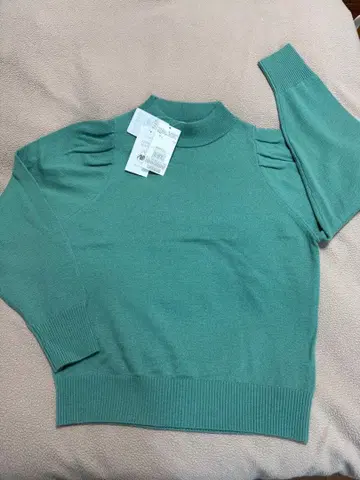 미사용 새상품 캐시미어 혼방 니트 스웨터