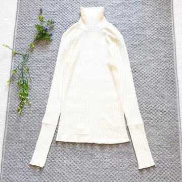 [ 컨디션 최상 ] 맥피 워셔블 울 리브 터틀넥 풀오버 썸홀