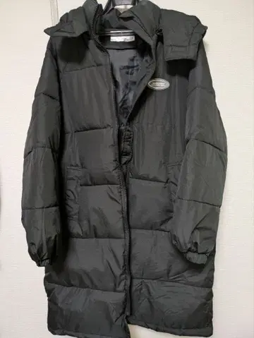 블랙 후드 부착 롱 다운 자켓