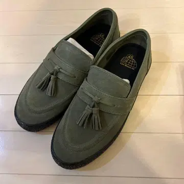 올리브 그린 태슬 로퍼