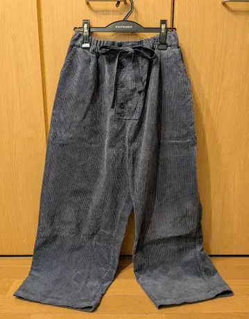 파리시의 캐러멜 콜 영국군 벤타일 팬츠 네이비