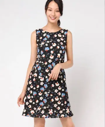 정가 13200엔 미사용 새상품 플라워 프린트 슬리브리스 원피스