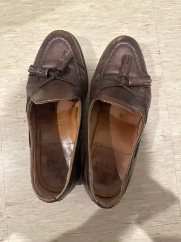 Berwick 다크 브라운 태슬 로퍼