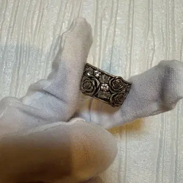 Justin Davis RosetteRing