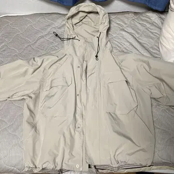 ACRE x GRIM 베이지 마운틴 파카