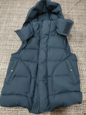 논네이티브 다크 블루 다운 베스트 사이즈 2