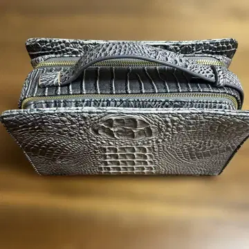 [거의 미사용] 다이아몬드 재팬 악어 엠보싱 세컨드 백 클러치백