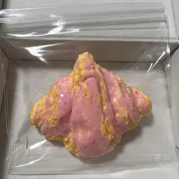 스퀴즈 딸기 밀크 크루아상 쪼물쪼물