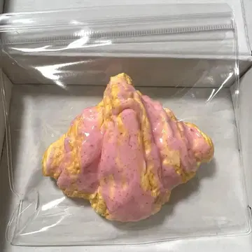 스퀴즈 딸기 밀크 크루아상 쪼물쪼물