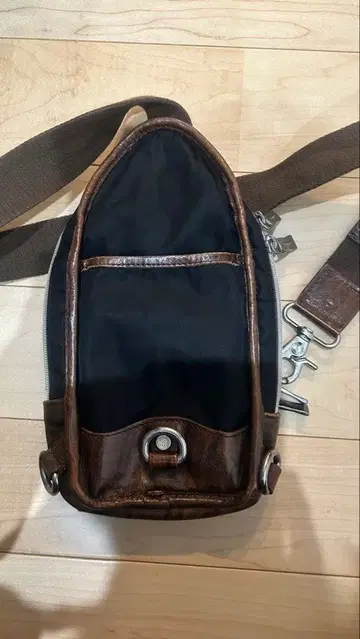 Orobianco 바디백 브라운 블랙