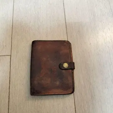 브라운 가죽 접이식 지갑